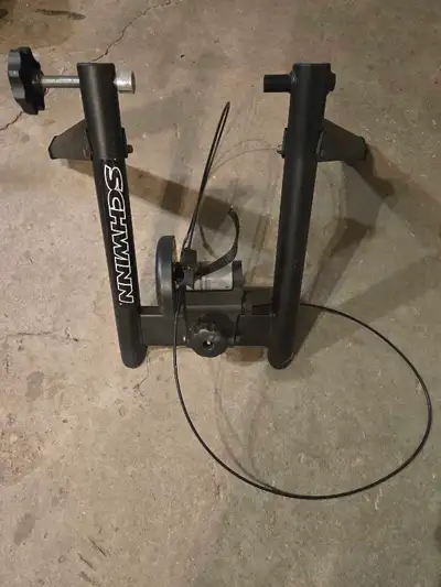 Achwinn bike trainer and wheel hub, View more