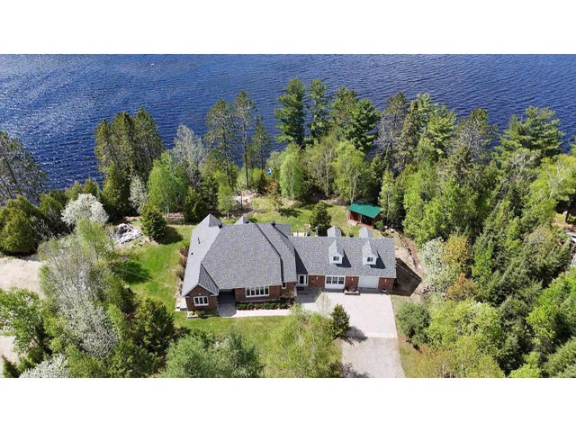 47 Chemin de la Pointe aux Cèdres — photo 1