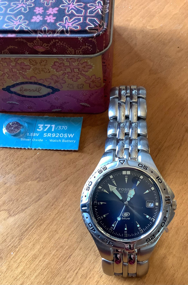 Mens Fossil Blue stainless steel watch in Jewellery & Watches in Mississauga / Peel Region - Image 2