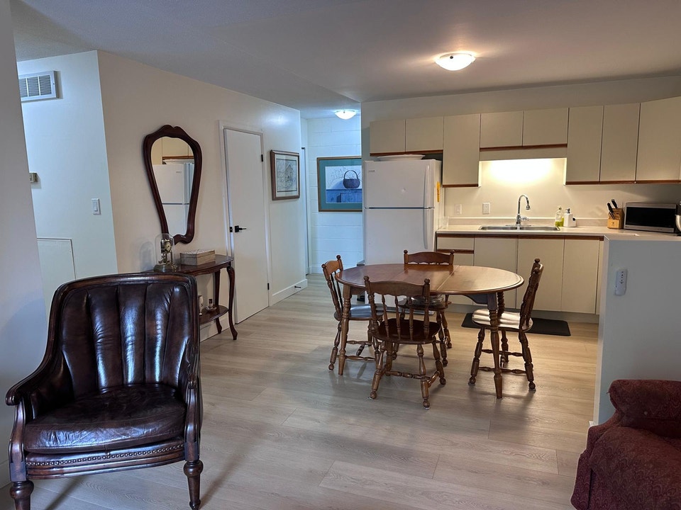 Large, Modern 3, Bedroom Apartment 1