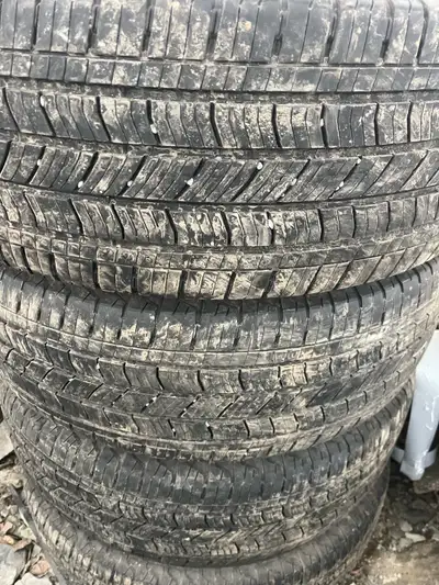 4 stock tires off my 2022 Silverado 1500. The are Michelin primacy ltx tires. 6/32 tread and one has...