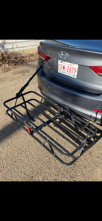 Hitch carrier 1 1/4 in for car never used 