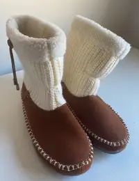 FOAMTREADS Alana suede and knit bootie slippers 