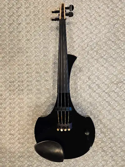 Cantini Electric Violin with Midi and 1/4" jack (Includes case - No bow) Asking $1600 - If you are t...