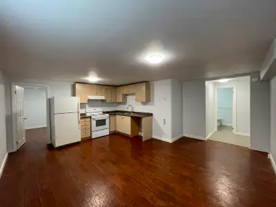 1-bdrm basement unit/Separate entrance with Parking/Utilities