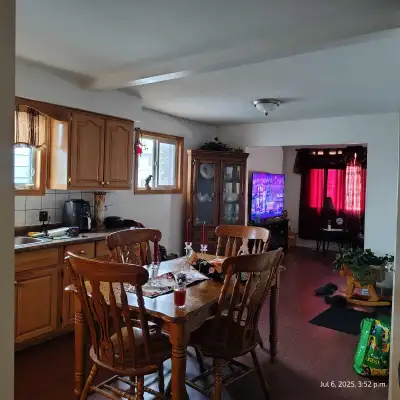 Available, room for rent in private home. Must be female. Preferably student. Internet and laundry f...