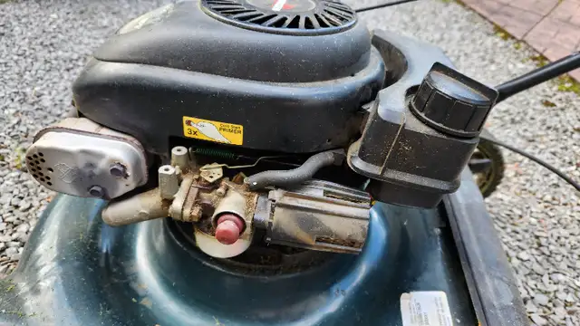 Moteur de tondeuse Tecumseh usagé à vendre. in Lawnmowers & Leaf Blowers in Québec City - Image 5