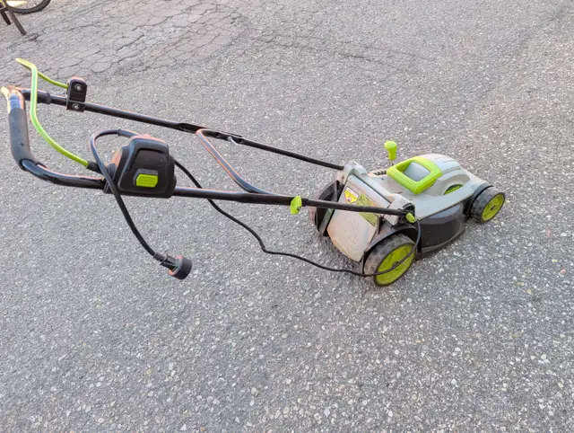 Lawn master electric lawn mower in Lawnmowers & Leaf Blowers in Regina - Image 3