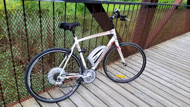 Electric bike Louis Garneau Urbania SL3 BionX in eBike in Longueuil / South Shore - Image 8