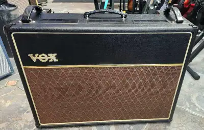 VOX - BRIAN MAY SIGNATURE AC30BM!, View more