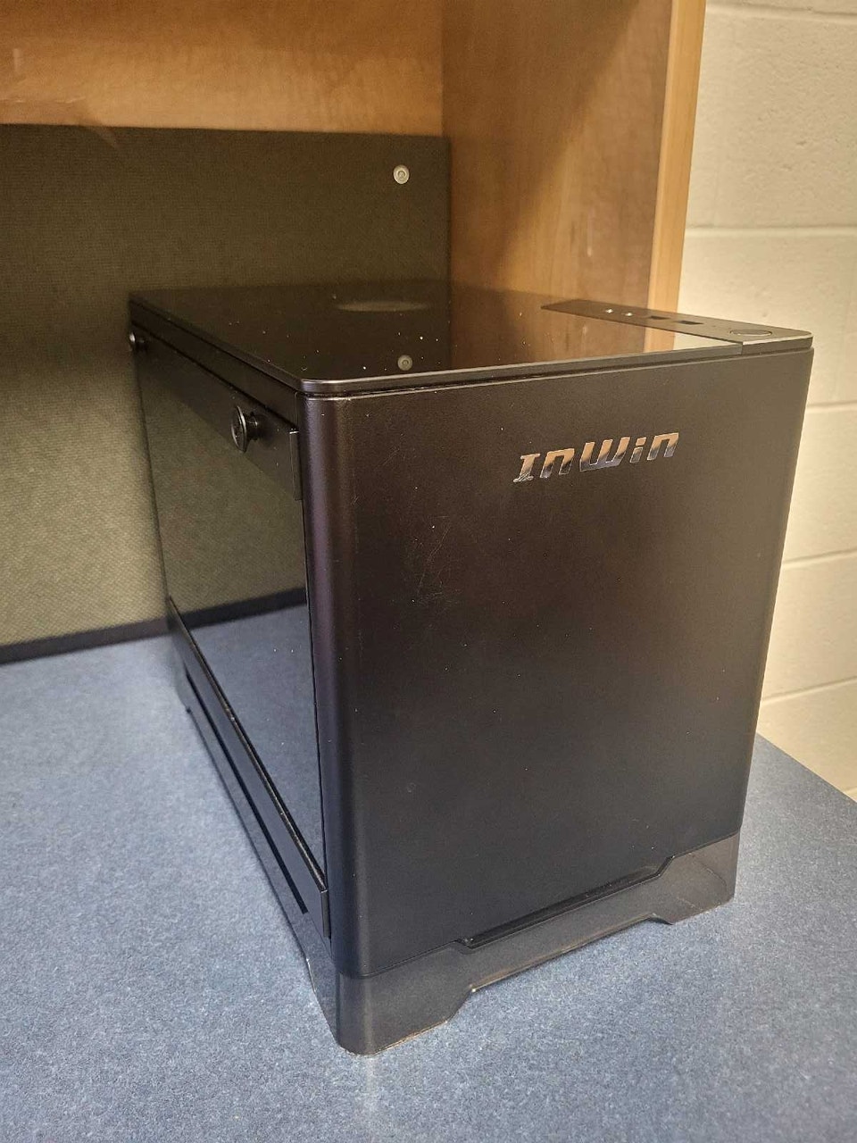ITX PC case & 750w 80+Gold Power Supply - InWin A1 Prime | System ...
