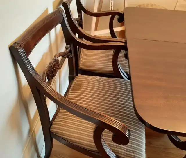 Solid wood dining set in Dining Tables & Sets in City of Toronto - Image 3