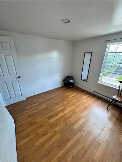 10 min walk to NBCC Clean house Included utilities + parking spot Please dm if interested