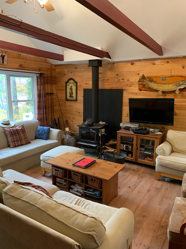 5 Bdrm Waterfront Cottage: Great Fishing and Swimming in Ontario in Canada - Image 3