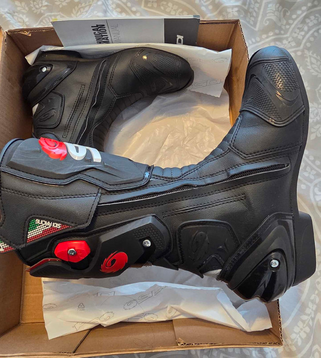 Motorcycle boots women in Clothing, Shoes & Accessories in St. Catharines - Image 2