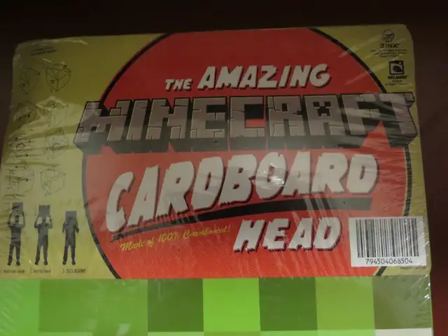 Amazing Minecraft Cardboard Head Mask in Costumes in Oshawa / Durham Region - Image 2