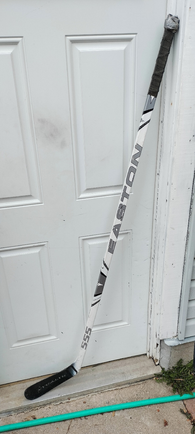 9 HOCKEY STICKS                     7 Woodies 2 Composite in Hockey in Kawartha Lakes - Image 3