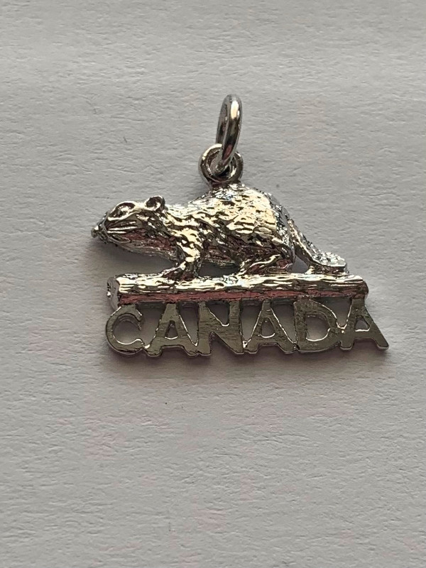Sterling Silver Canada Beaver Charm in Jewellery & Watches in Edmonton