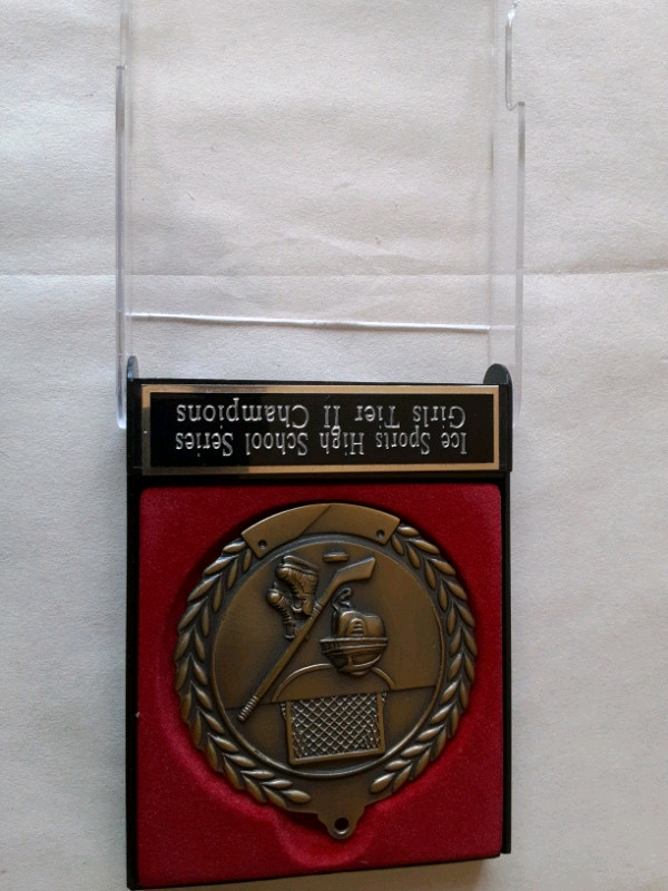 Bronze Medal High School Series Girls Ice Hockey 1997 in Arts & Collectibles in London - Image 4