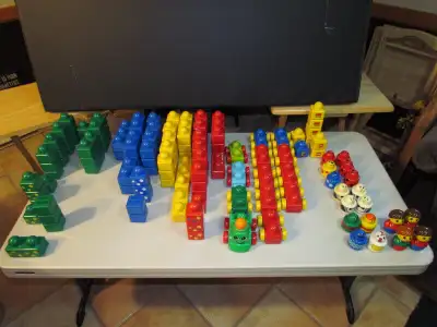 Primo Duplo Lego. The first generation Lego for children. Excellent idea of simple one point attachm...
