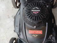 Craftsman push lawnmower with a gcv160 honda engine 