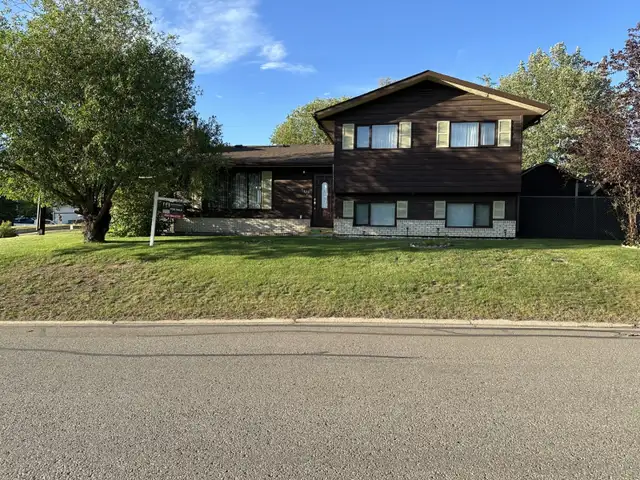 House for sale in Chetwynd