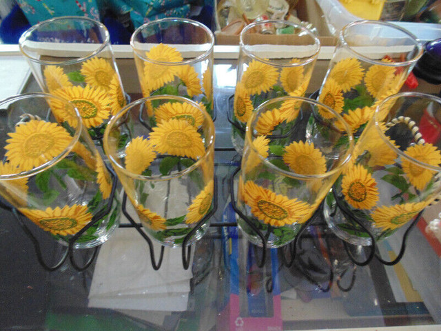 Sunflower Glasses & Ass. in Arts & Collectibles in London - Image 2