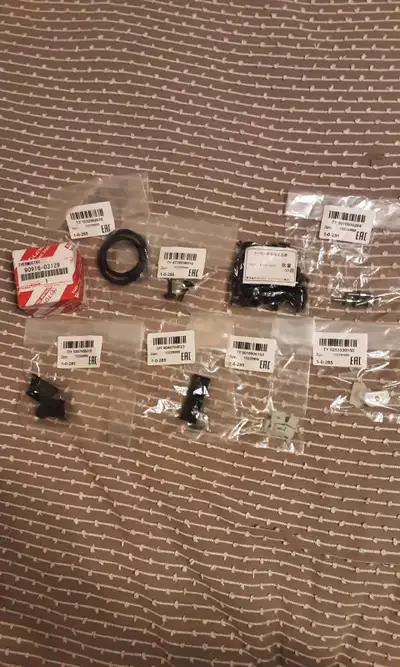 I am selling a collection of brand new Genuine TOYOTA LEXUS parts for a Lexus ES330 2005, ensuring t...
