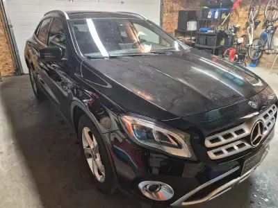 Gla250 57k km Garage parked, recent oil and transmission fluid change. All services completed by mb...