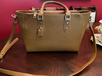 WOMAN'S PURSES - MIZTIQUE / STEVE MADDEN / UNKNOWN / DAVID JONES, View more