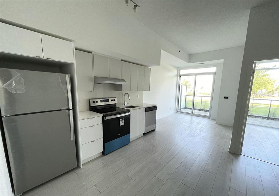 2 Bed 1 Bath Condo - Great building in Alton area of Burlington 3