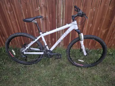 Devinci Cameleon 4 Mountain Bike, View more