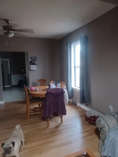 3 bedroom 1 washroom main floor house for rent .