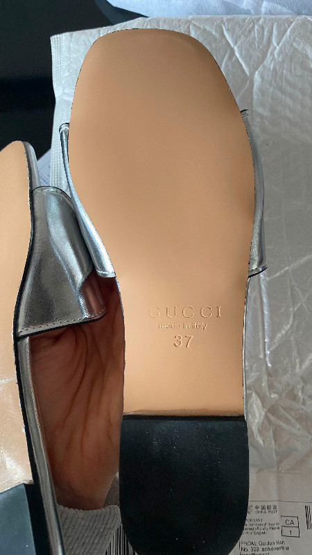 Gucci sandals shoes gucci slides size 37 6.5-7 brand new leather in Women's - Shoes in Markham / York Region - Image 2