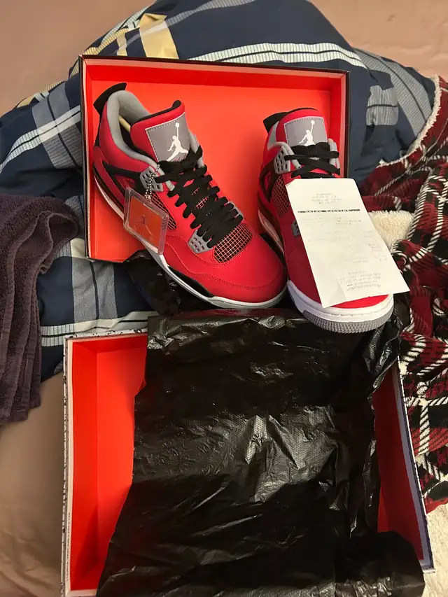 Air Jordan 4’s Toro Bravo in Men's Shoes in Calgary - Image 3