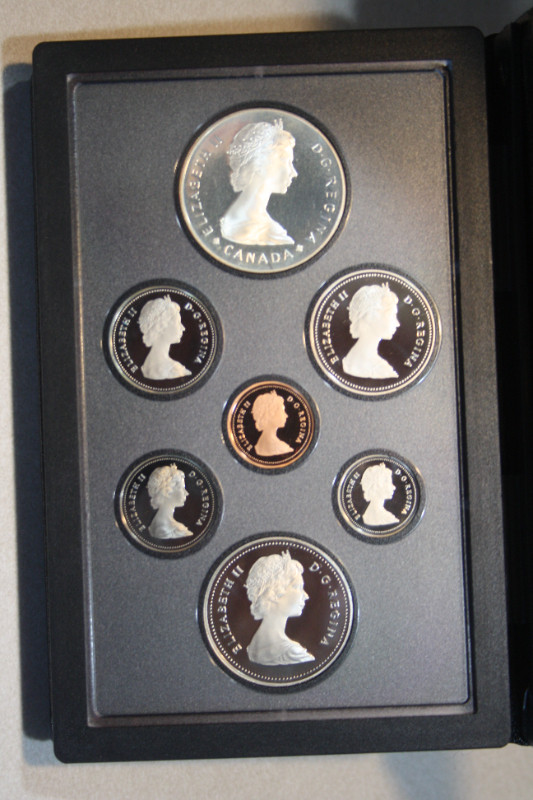 1985 Royal Canadian Mint Double Dollar Proof Coin Set Hard Box in Hobbies & Crafts in Saint John - Image 2