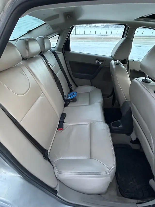 2009 Ford Focus in Cars & Trucks in Regina - Image 7