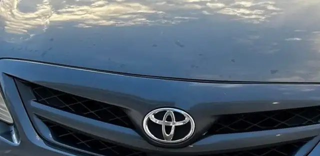 Toyota Corolla 2011 in Cars & Trucks in Drummondville - Image 7