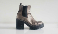 Metallic Leather Chunky Heel Lig Sole Boot - Size 6.5 / 7