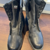 Thinsulated black men boots size 10