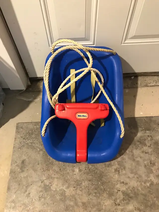 toddler swing in Playpens, Swings & Saucers in City of Halifax - Image 2