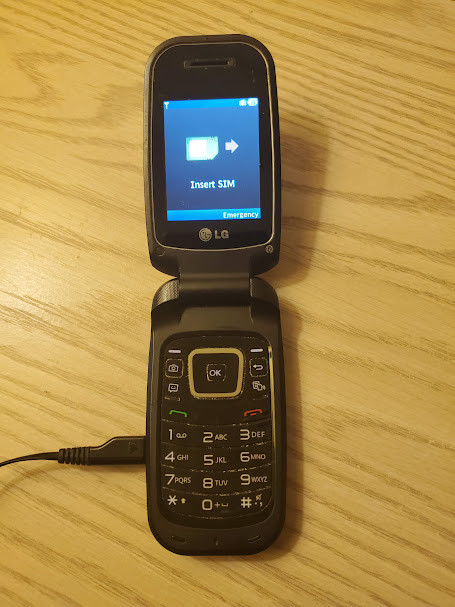 LG B470 3G Flip Phone with Camera and Bluetooth in Cell Phones in Edmonton - Image 2