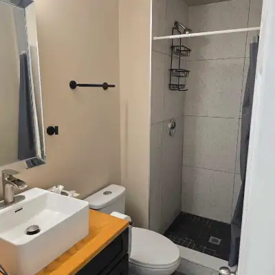 5 bedrooms for rent (Students)