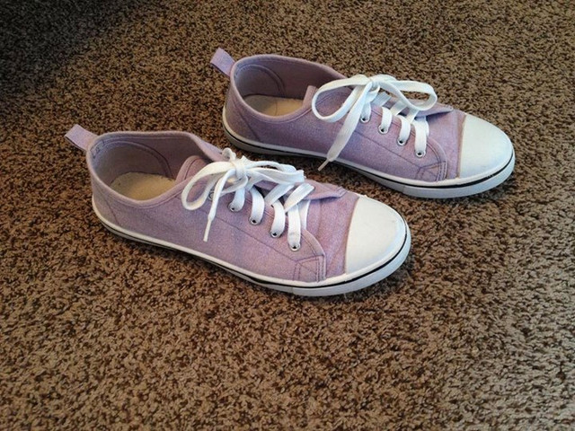 Ladies Shoes Size 8 in Women's - Shoes in Lethbridge