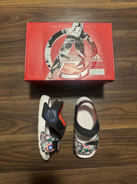 Adidas toddler boy sandals (size 9T)