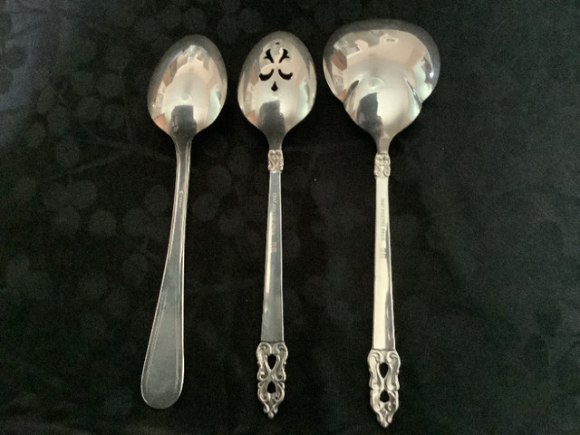 3 Silver Plated Serve Spoons Rogers Bro Frederik Royal Empress in Arts & Collectibles in Sarnia - Image 2