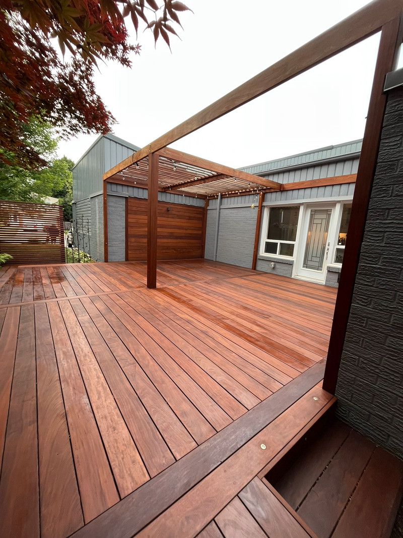 Wood deck, ipe deck, composite deck Decks & Fences Mississauga