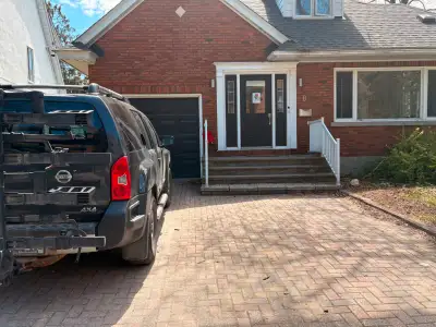 Avoid the crowds and park just steps from the blooms! Private driveway parking available only 2 minu...