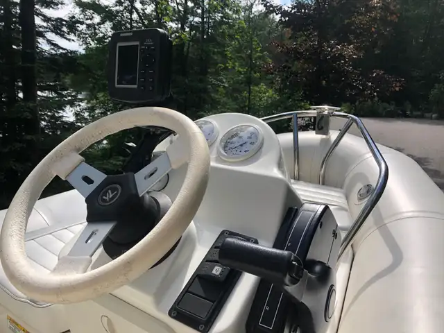 2008 Yachtline Zodiac in Powerboats & Motorboats in St. Catharines - Image 7