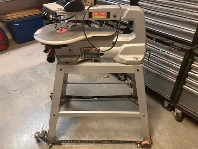 $250.00 OBO 20" Scroll Saw 1/9 HP Pin-end or Plain-end 400 - 1600 S.P.M Depth of Table 20 ¼" Blade S...